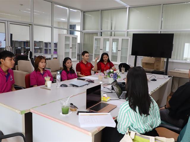 คณะรัฐศาสตร์และสังคมศาสตร์ 