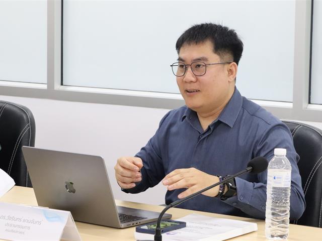 คณะรัฐศาสตร์และสังคมศาสตร์ 