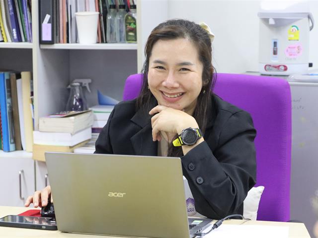 คณะรัฐศาสตร์และสังคมศาสตร์ 