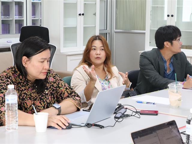 คณะรัฐศาสตร์และสังคมศาสตร์ 