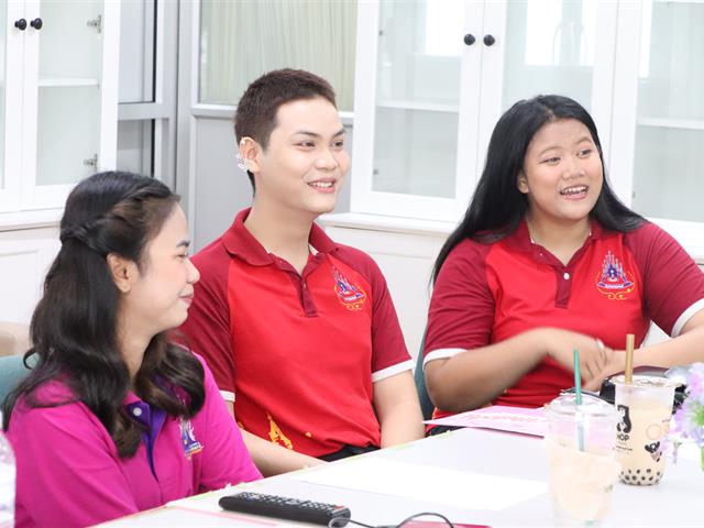 คณะรัฐศาสตร์และสังคมศาสตร์ 