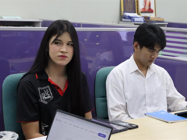 คณะรัฐศาสตร์และสังคมศาสตร์ 