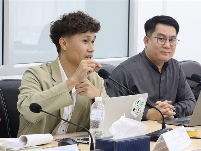 คณะรัฐศาสตร์และสังคมศาสตร์ 