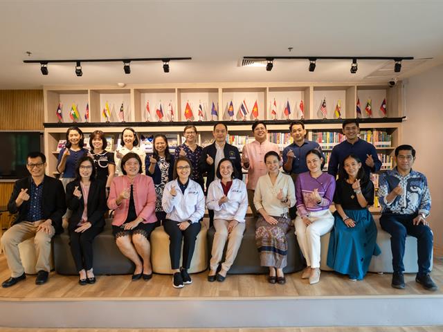 คณะศิลปศาสตร์รับการตรวจประเมินการประกันคุณภาพการศึกษาภายใน ระดับหลักสูตร ประจำปีการศึกษา 2567 เพิ่มเติม 5 หลักสูตร