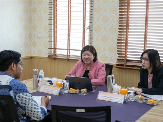 คณะศิลปศาสตร์รับการตรวจประเมินการประกันคุณภาพการศึกษาภายใน ระดับหลักสูตร ประจำปีการศึกษา 2567 เพิ่มเติม 5 หลักสูตร