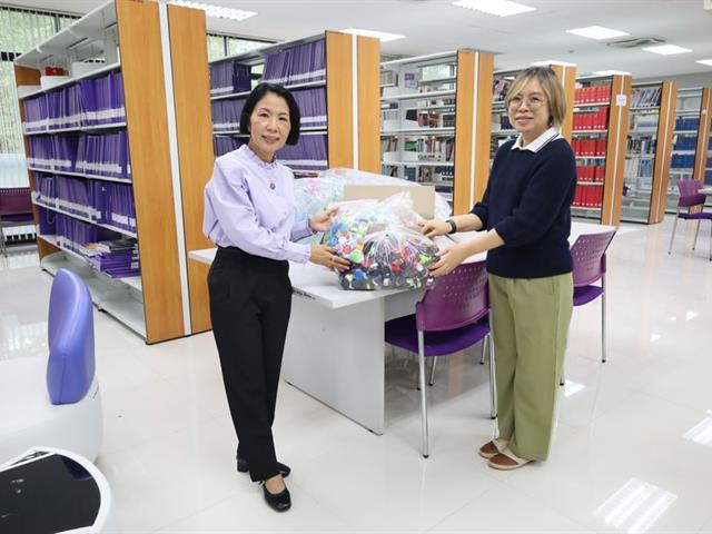 วิทยาเขตเชียงราย รับมอบฝาขวดน้ำจากโรงเรียนในจังหวัดเชียงราย