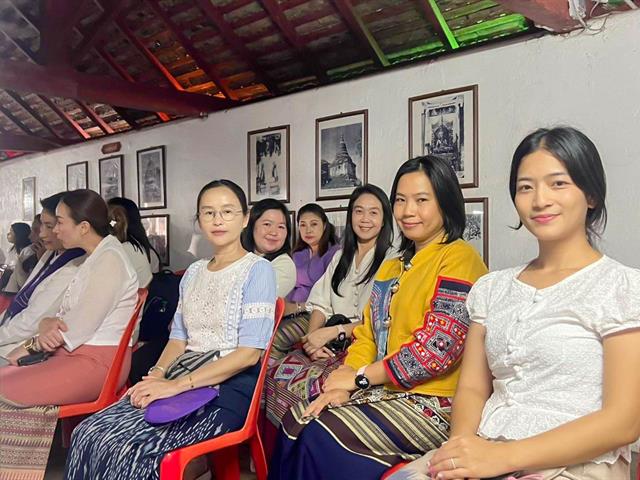 School of Education continued the 10th clothing parade tradition of Phra That Chom Thong Robe Procession in 2025