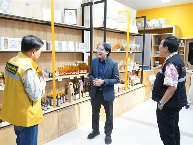 อธิการบดีมหาวิทยาลัยพะเยา ต้อบรับ ประธานคณะกรรมการพัฒนาศักยภาพ            เพื่อยกระดับความเข้มแข็งให้กับสถาบันเกษตรกรชาวสวนยาง การยางแห่งประเทศไทย