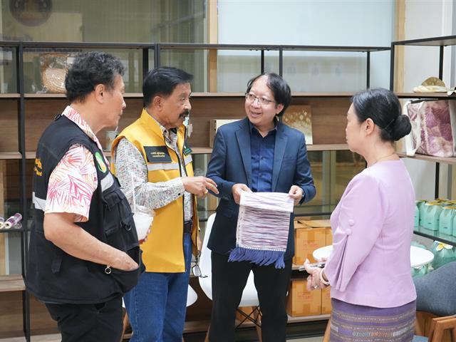 อธิการบดีมหาวิทยาลัยพะเยา ต้อบรับ ประธานคณะกรรมการพัฒนาศักยภาพ            เพื่อยกระดับความเข้มแข็งให้กับสถาบันเกษตรกรชาวสวนยาง การยางแห่งประเทศไทย
