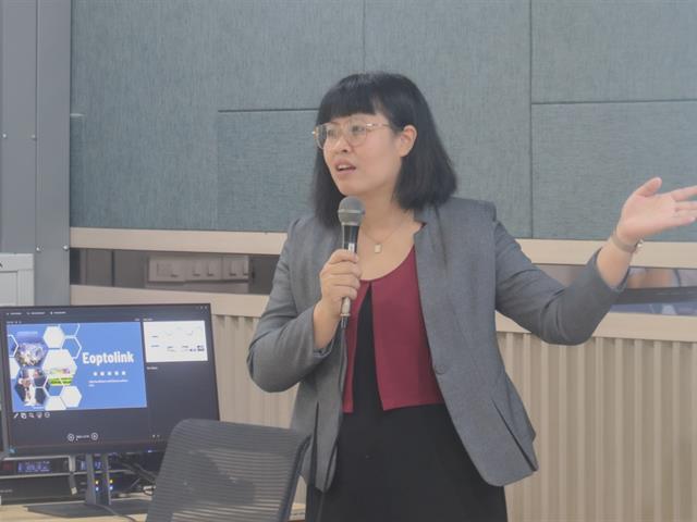 The Chinese Language Program, School of Liberal Arts, Welcomes E-Optolink (Thailand) Co., Ltd.