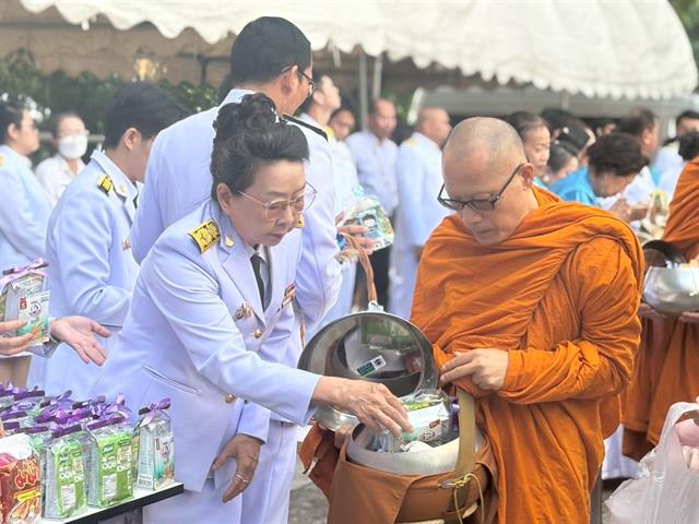 เฉลิมพระเกียรติสมเด็จพระนางเจ้าสิริกิติ์ พระบรมราชินีนาถ พระบรมราชชนนีพันปีหลวง