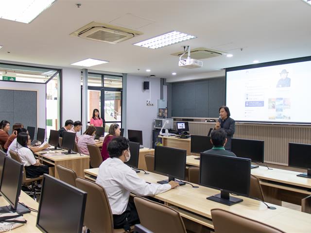 คณะศิลปศาสตร์ให้การต้อนรับ ดร.พิบูลย์ศักดิ์ ลครพล ศิลปินแห่งชาติ สาขาวรรณศิลป์ ในกิจกรรม "นักเขียนพบนักอ่านบนเส้นทางวรรณกรรมวิจารณ์”