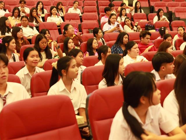 สาขาวิชาภาษาไทย คณะศิลปศาสตร์ จัดโครงการเพชรภาษาไทย “ภาษาไทยกับการสร้างแรงบันดาลใจสู่การต่อยอดสร้างสรรค์ผลงาน”