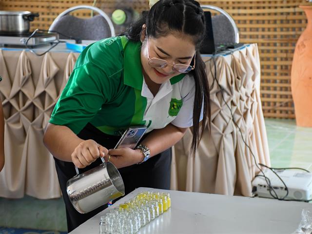 วิทยาลัยการศึกษา ดำเนินโครงการอนุรักษ์และสืบสานภูมิปัญญาท้องถิ่นเพื่อการพัฒนาชุมชน ณ ศูนย์เรียนรู้วัฒนธรรมและภูมิปัญญาตำบลดอกคำใต้