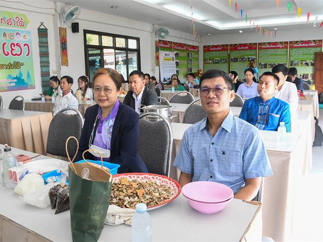 วิทยาลัยการศึกษา ดำเนินโครงการอนุรักษ์และสืบสานภูมิปัญญาท้องถิ่นเพื่อการพัฒนาชุมชน ณ ศูนย์เรียนรู้วัฒนธรรมและภูมิปัญญาตำบลดอกคำใต้
