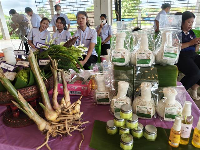 คณะสาธารณสุขศาสตร์ หลักสูตรการแพทย์แผนไทยประยุกต์ ร่วมกับ คณะแพทยศาสตร์ โรงพยาบาลมหาวิทยาลัยพะเยา ดำเนินโครงการ ส่งเสริมความรู้ด้านสุขภาพผู้สูงอายุ และผู้ดูแลในชุมชน 