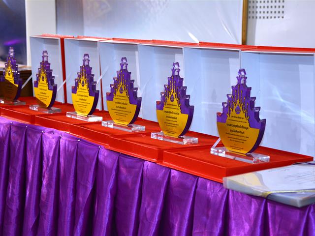 คณะพยาบาลศาสตร์เข้ารับมอบเกียรติบัตร “นิสิตเกียรติยศ” ประจำปีการศึกษา 2567