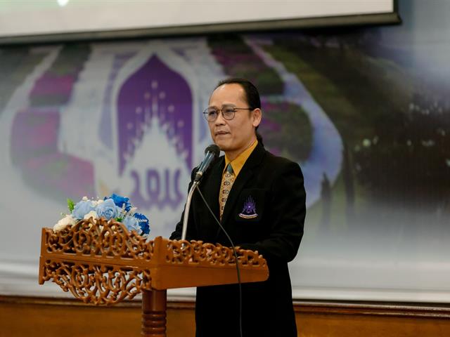 คณะรัฐศาสตร์และสังคมศาสตร์ 