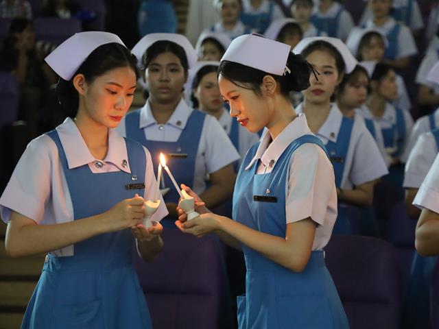 พิธีมอบหมวกและเข็มชั้นปีนิสิตสาขาพยาบาลศาสตร์ ประจำปีการศึกษา 2568