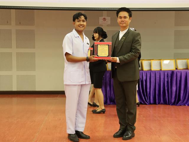 พิธีมอบหมวกและเข็มชั้นปีนิสิตสาขาพยาบาลศาสตร์ ประจำปีการศึกษา 2568