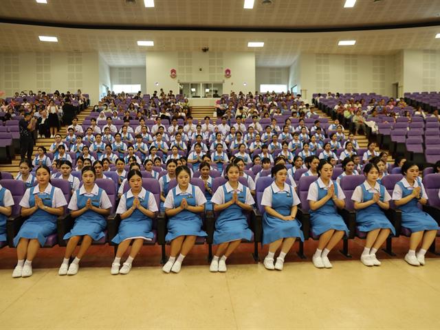 พิธีมอบหมวกและเข็มชั้นปีนิสิตสาขาพยาบาลศาสตร์ ประจำปีการศึกษา 2568