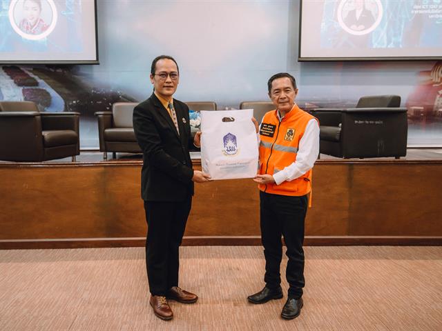 คณะรัฐศาสตร์และสังคมศาสตร์ 