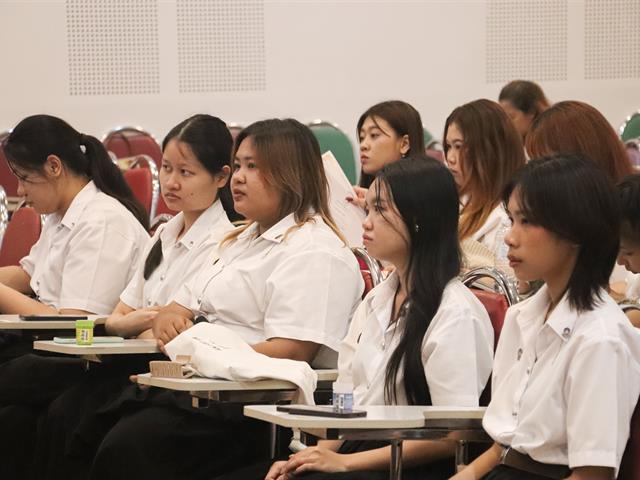 คณะรัฐศาสตร์และสังคมศาสตร์ 