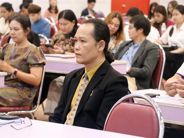 คณะรัฐศาสตร์และสังคมศาสตร์ 