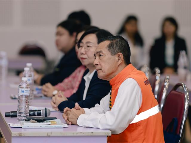 คณะรัฐศาสตร์และสังคมศาสตร์ 