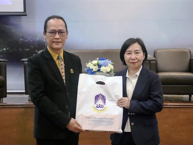 คณะรัฐศาสตร์และสังคมศาสตร์ 