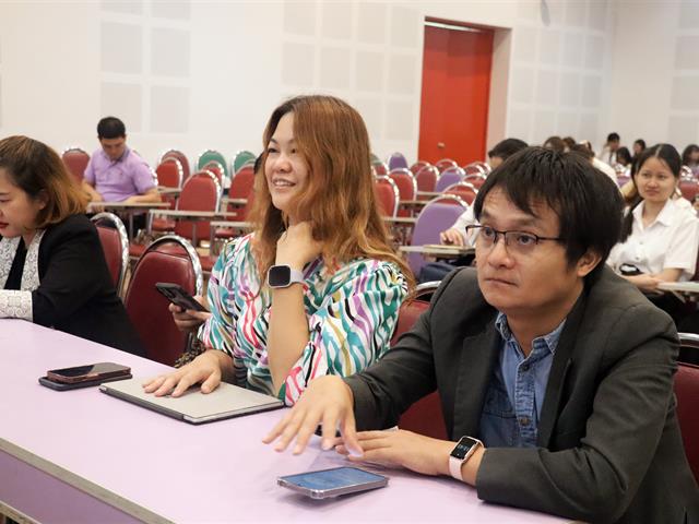 คณะรัฐศาสตร์และสังคมศาสตร์ 