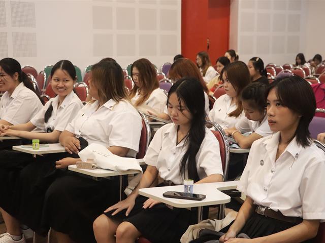 คณะรัฐศาสตร์และสังคมศาสตร์ 
