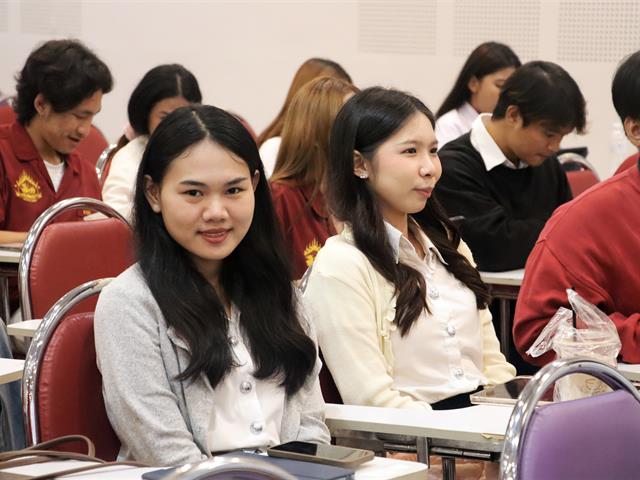 คณะรัฐศาสตร์และสังคมศาสตร์ 
