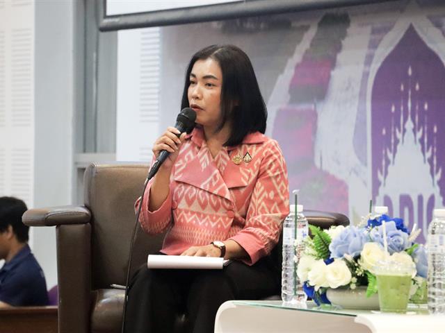 คณะรัฐศาสตร์และสังคมศาสตร์ 