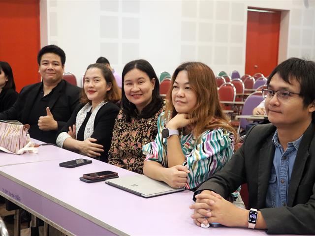 คณะรัฐศาสตร์และสังคมศาสตร์ 