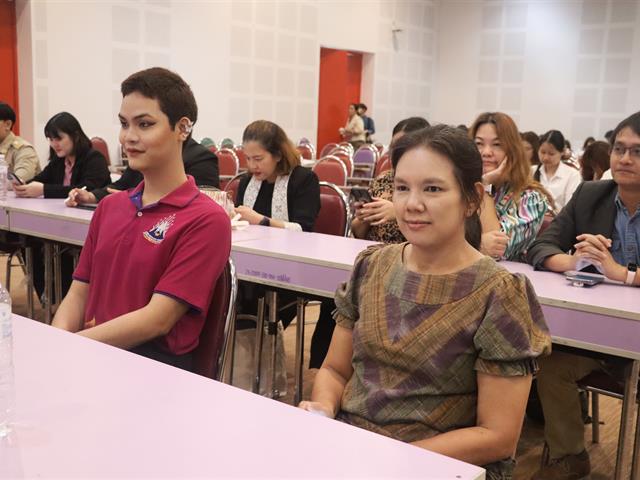 คณะรัฐศาสตร์และสังคมศาสตร์ 