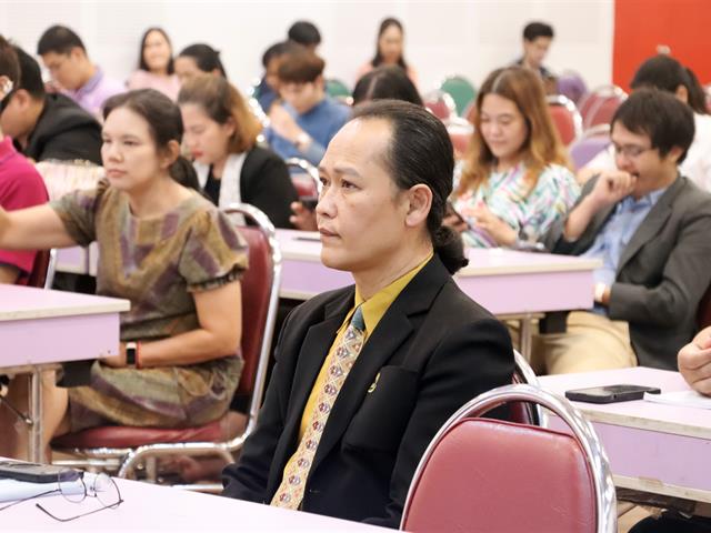 คณะรัฐศาสตร์และสังคมศาสตร์ 