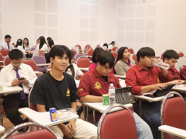 คณะรัฐศาสตร์และสังคมศาสตร์ 