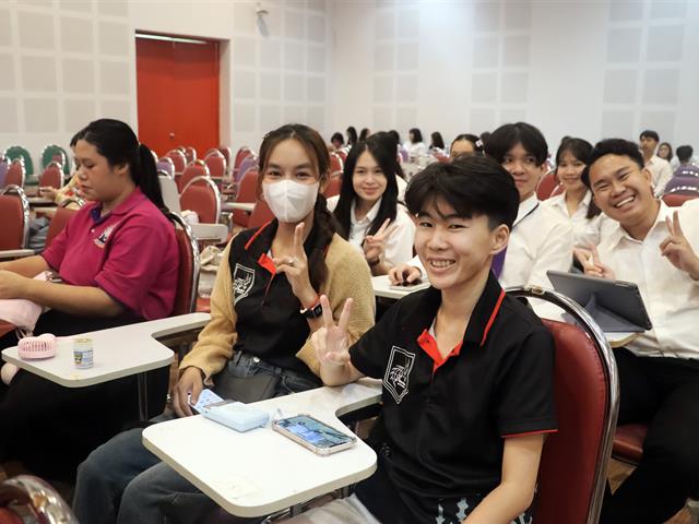 คณะรัฐศาสตร์และสังคมศาสตร์ 