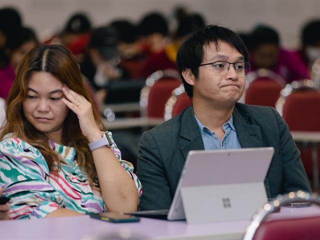 คณะรัฐศาสตร์และสังคมศาสตร์ 