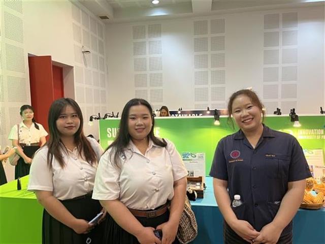 นิสิตวิศวกรรมอุตสาหการ โชว์ผลงานพลาสโมนิกไบโอเซนเซอร์ ในเวที UP Innovation Day 2025