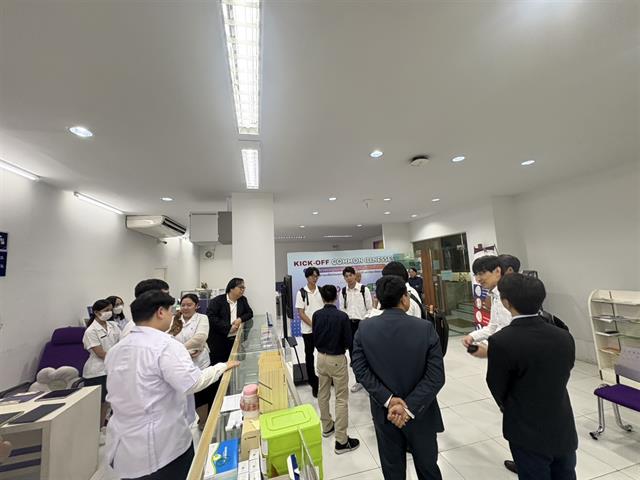 คณะผู้บริหาร Kindai University และบรัษัท Frontier Co., Ltd. เข้าเยี่ยมชมสถานปฏิบัติการเภสัชกรรมชุมชนฯ