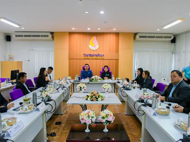 วิทยาลัยการศึกษา ต้อนรับคณะศึกษาดูงานการจัดการศึกษาหลักสูตรควบระดับปริญญาตรี 2 ปริญญา คณะครุศาสตร์ มหาวิทยาลัยราชภัฏราชนครินทร์