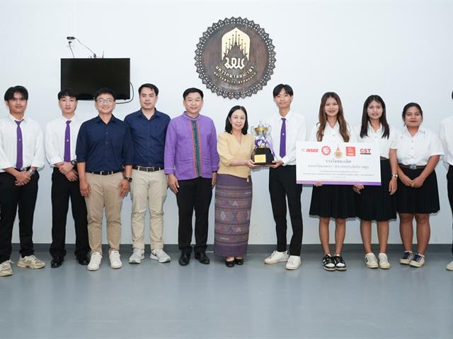 อธิการบดีมหาวิทยาลัยพะเยา แสดงความยินดีกับนิสิตคณะวิศวกรรมศาสตร์  และคณะสถาปัตยกรรมศาสตร์และศิลปกรรมศาสตร์ คว้ารางวัลการแข่งขันระดับประเทศ