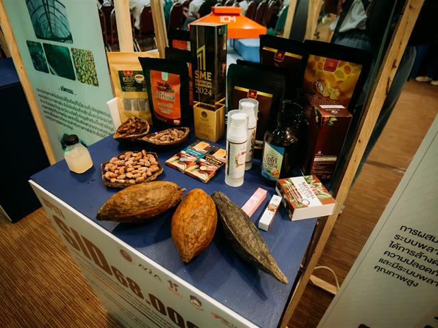 ผศ.ดร.สุธรรม อรุณ ได้รับทุนสนับสนุนผลงานด้านการตลาดนวัตกรรมขับเคลื่อนด้วย AI ในเวที UP Innovation Day 2025