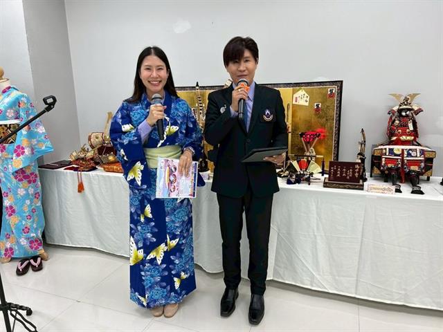 แสดงนิทรรศการผลงานการศึกษาดูงานต่างประเทศ ณ วิทยาเขตเชียงราย 