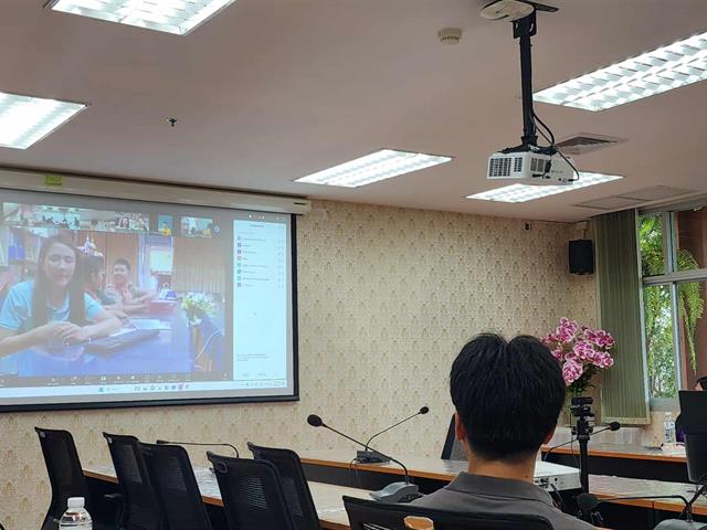คณะศิลปศาสตร์ มหาวิทยาลัยพะเยา เข้าร่วมรายงานการดำเนินงานพื้นที่การเรียนรู้ Learning Space 2025 สร้างพื้นที่การเรียนรู้เพื่อพัฒนาทักษะการอ่าน การเขียน และความคิดสร้างสรรค์ของเยาวชน