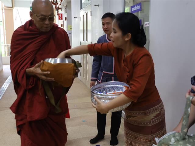 กิจกรรมทำบุญตักบาตรข้าวสารอาหารแห้ง และพิธีทำบุญสืบชะตา เนื่องในวันคล้ายวันสถาปนาคณะพยาบาลศาสตร์ ครบรอบ ๒๒ ปี