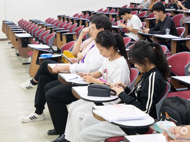 คณะบริหารธุรกิจและนิเทศศาสตร์  