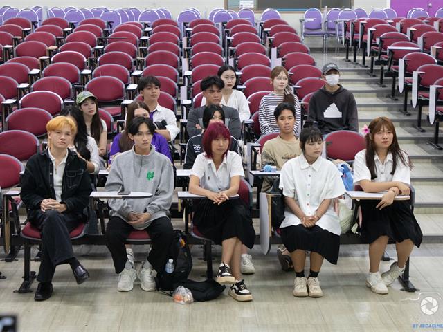 คณะบริหารธุรกิจและนิเทศศาสตร์  